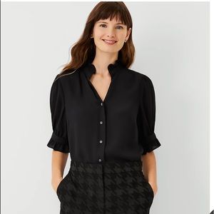 Ann Taylor blouse 👚